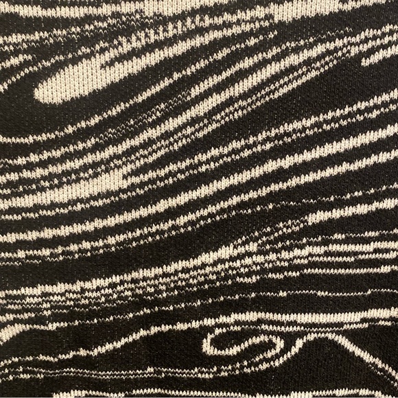 Zara Black and White Pattern Knit Long Sleeve Cutout Top - Picture 6 of 6